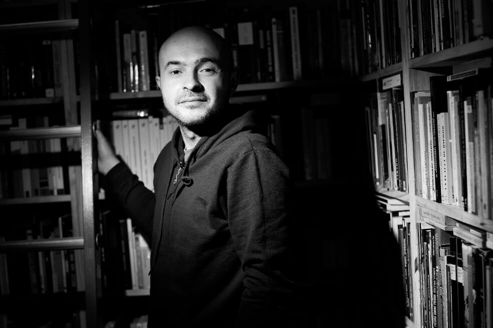Alejandro Torres: custodio de lo infinito y evanescente