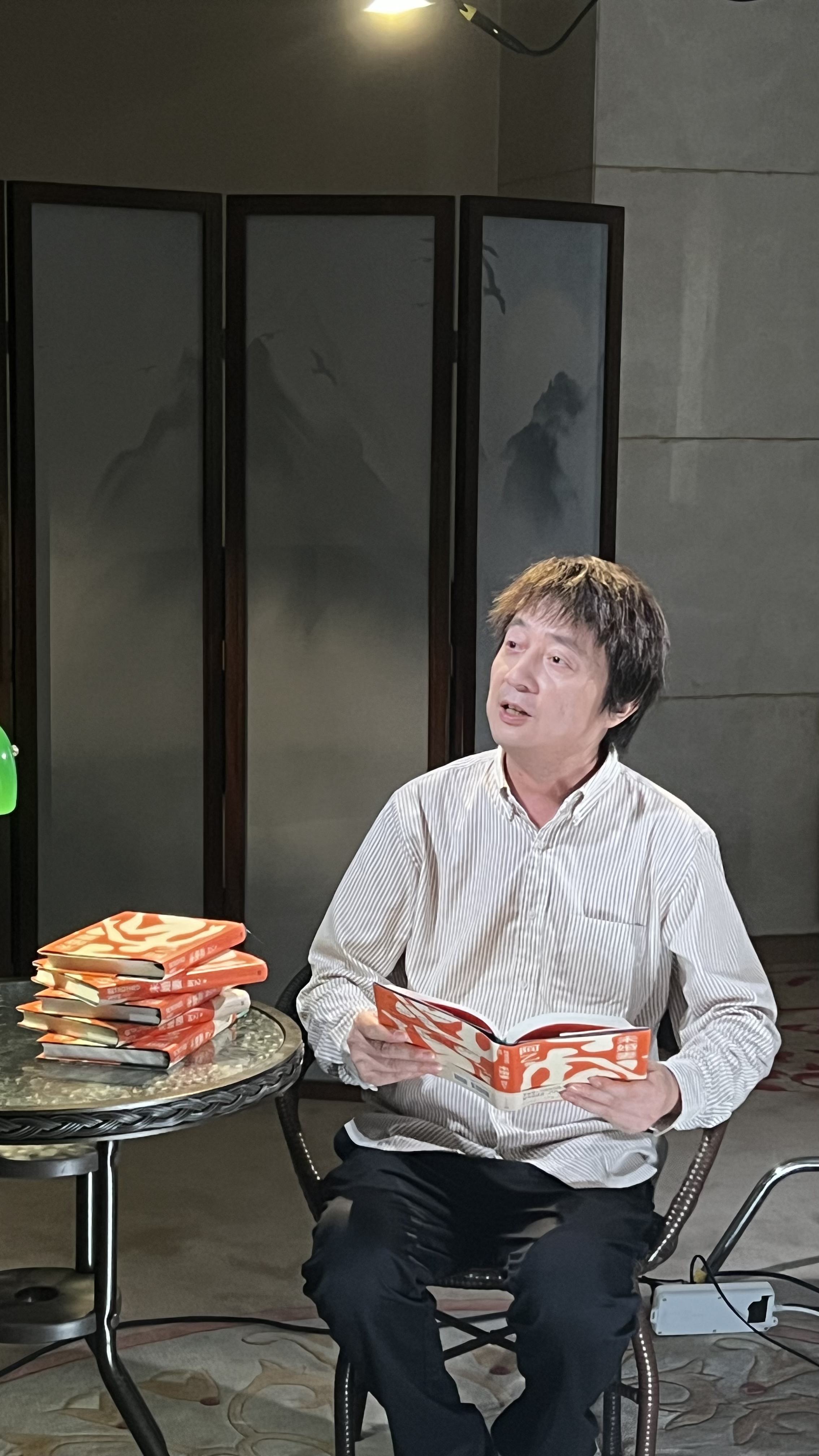 Ah Yi, escritor chino en la FILBo 2026: “En la literatura colombiana hay puentes con China”