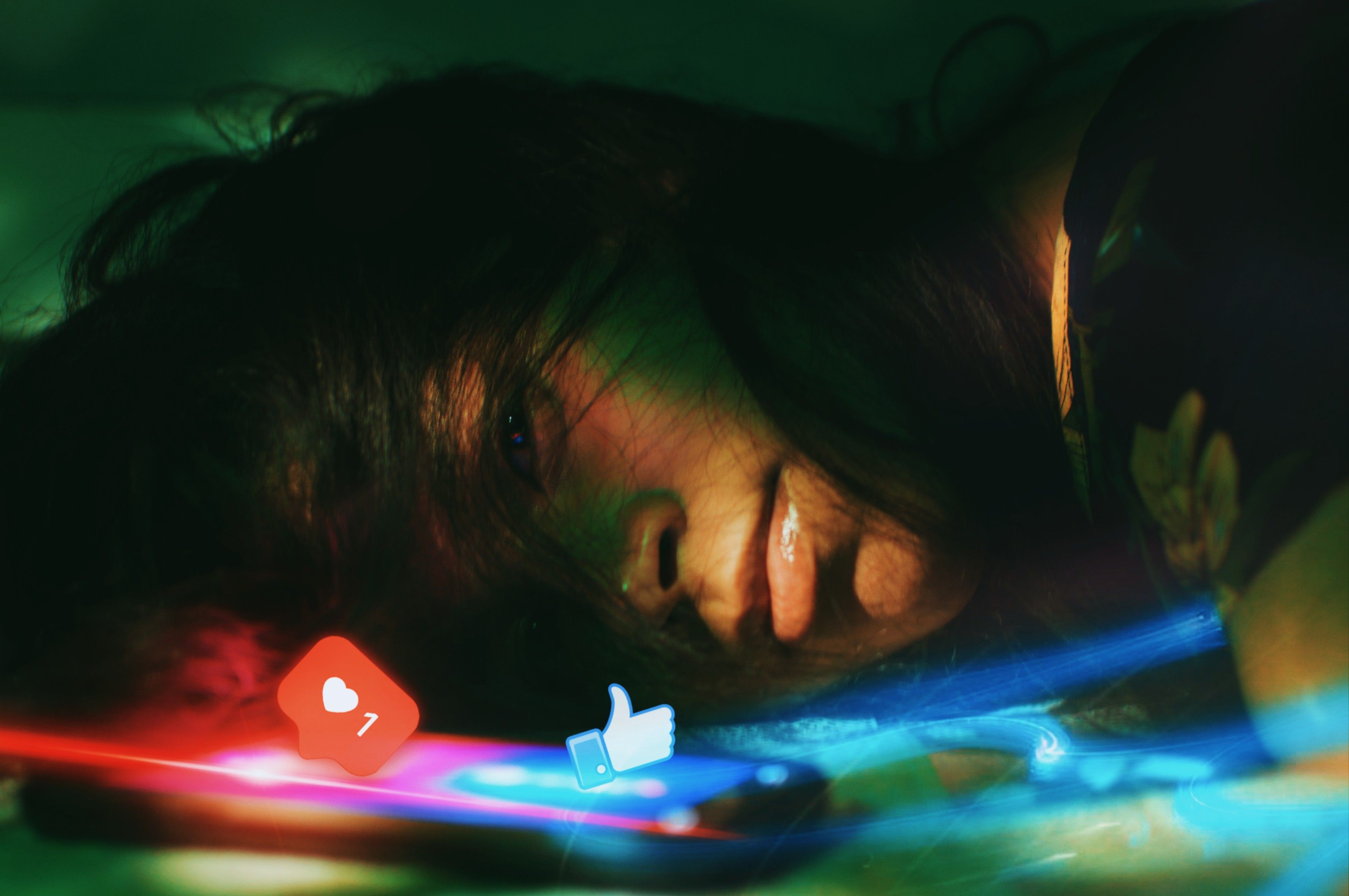 Salud mental en tiempos de redes, IA y algoritmos: ¿qué pasa con los jóvenes?