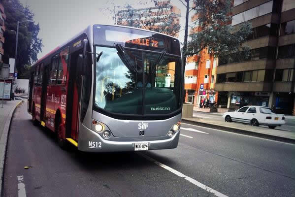 A favor y en contra de Transmilenio por la Séptima