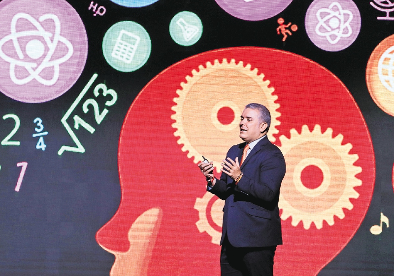 El presidente entrante, Iván Duque, ha dicho que invertirá el 1,5 % del PIB en ciencia, tecnología e innovación.  