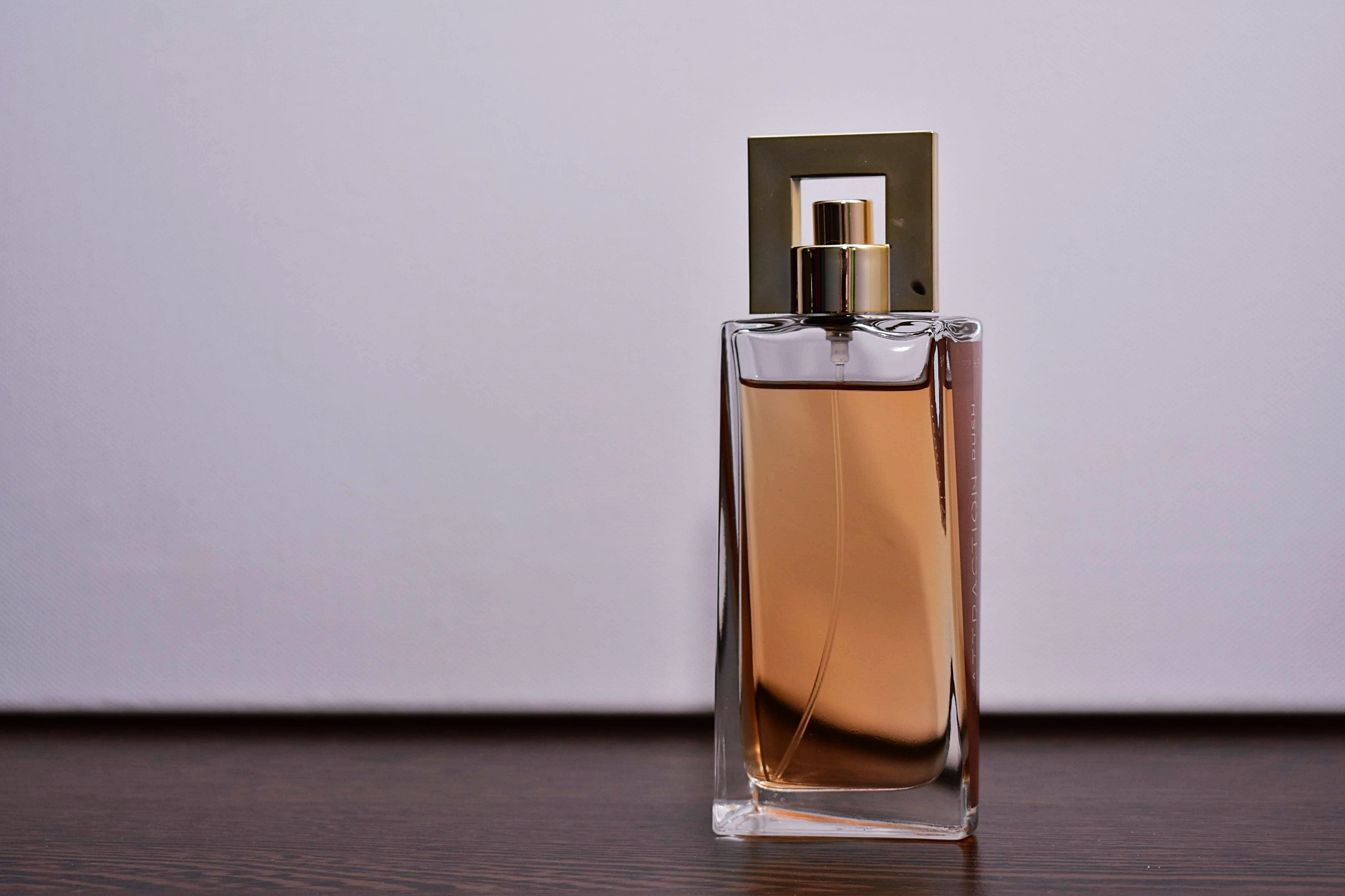 Perfumes para hombres: cuatro opciones que debería tener en cuenta