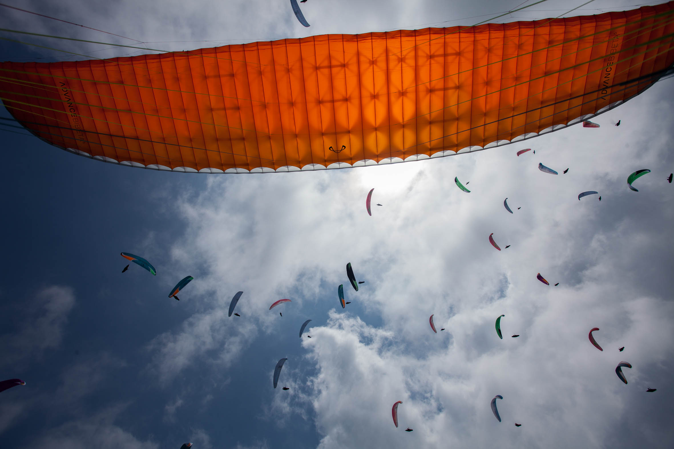 Primer día de competencia en el Mundial de Parapente 2013 en el Valle del Cauca