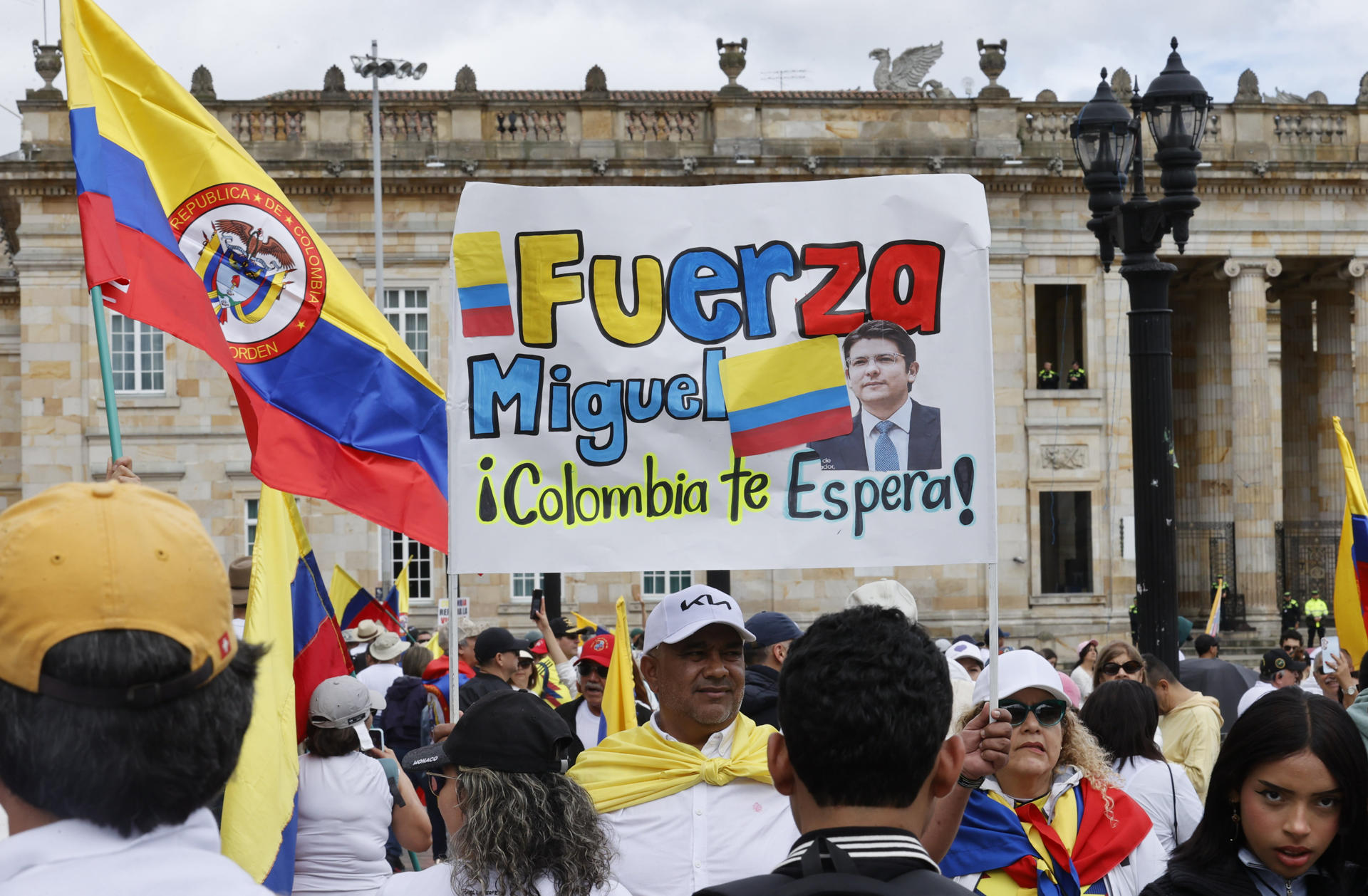 Fundación Santa Fe desmiente información falsa sobre estado de Miguel Uribe
