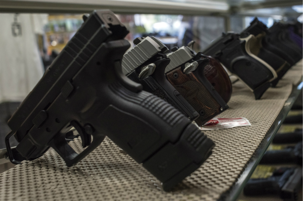 ¿Cómo está la normatividad sobre el control de armas en América?