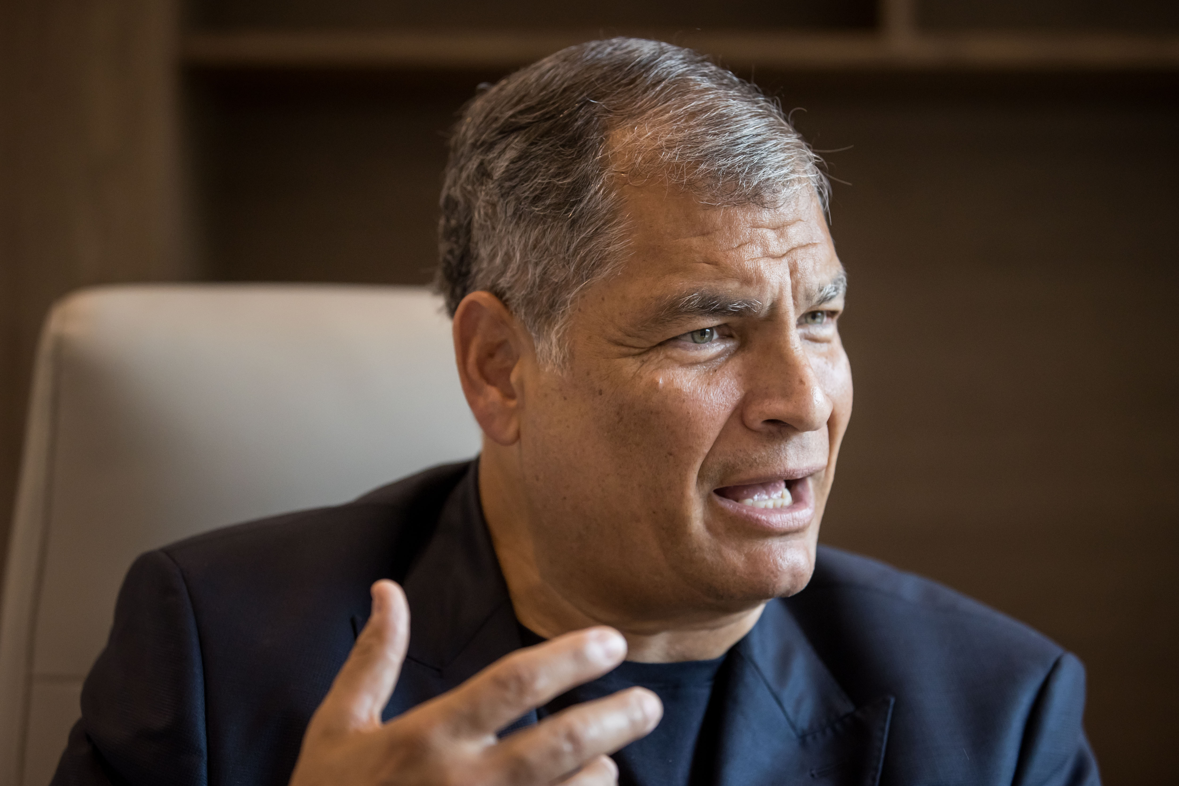 Correa promete “lucha frontal” contra Noboa, dice que “destrozaron el país”