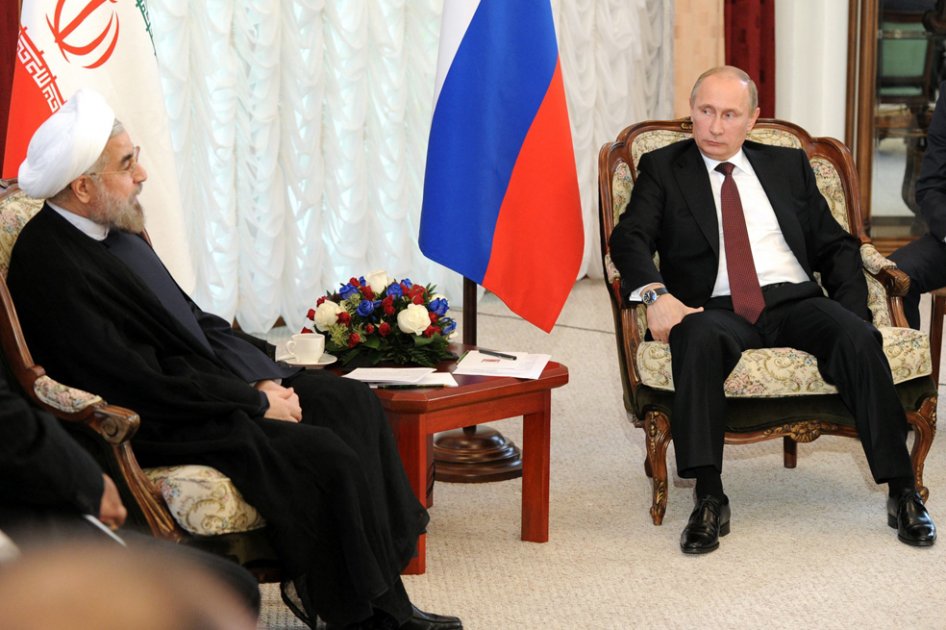 El presidente de Irán, Hasan Rohaní (i), defendió junto al presidente de Rusia, Vladímir Putin (d), su programa nuclear durante una reunión bilateral celebrada en el marco de la Organización de Cooperación de Shanghái la semana pasada./ EFE