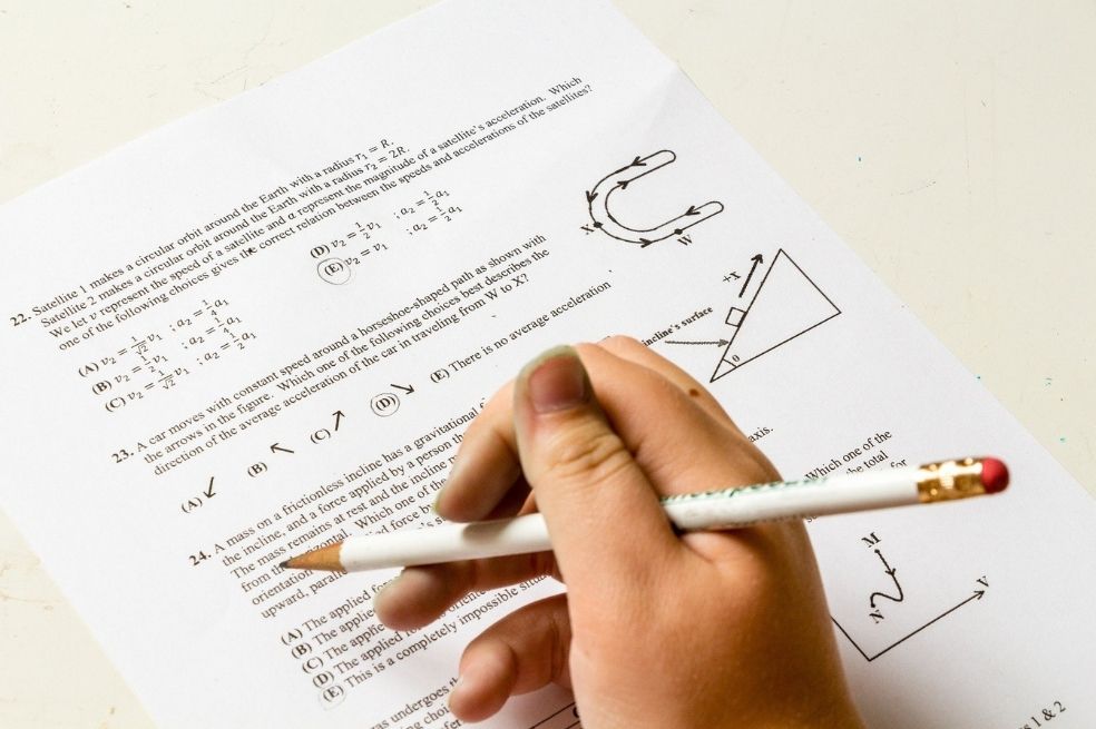 China promulga una ley para reducir las tareas escolares