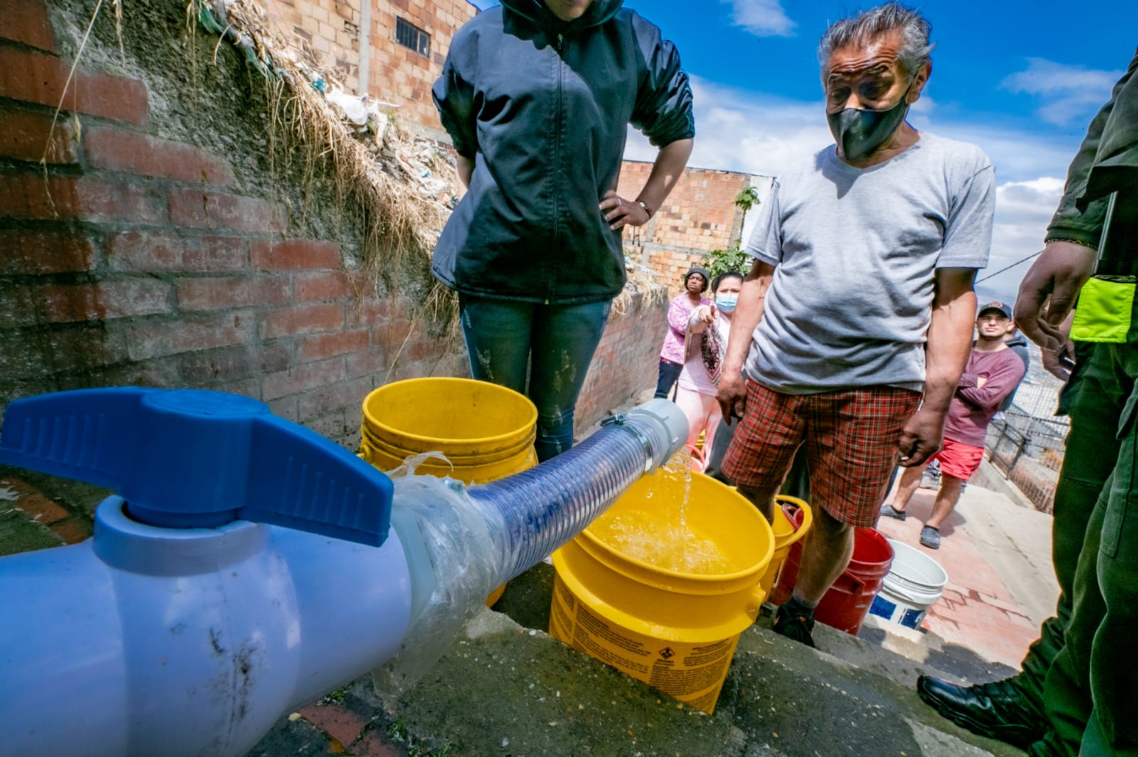 Comienza a restablecerse el servicio de agua potable en Usme