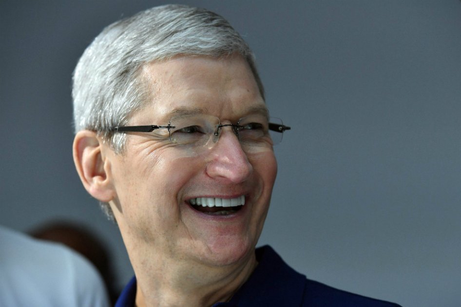 Tim Cook, director ejecutivo de Apple, acepta un recorte salarial de más del 40 %