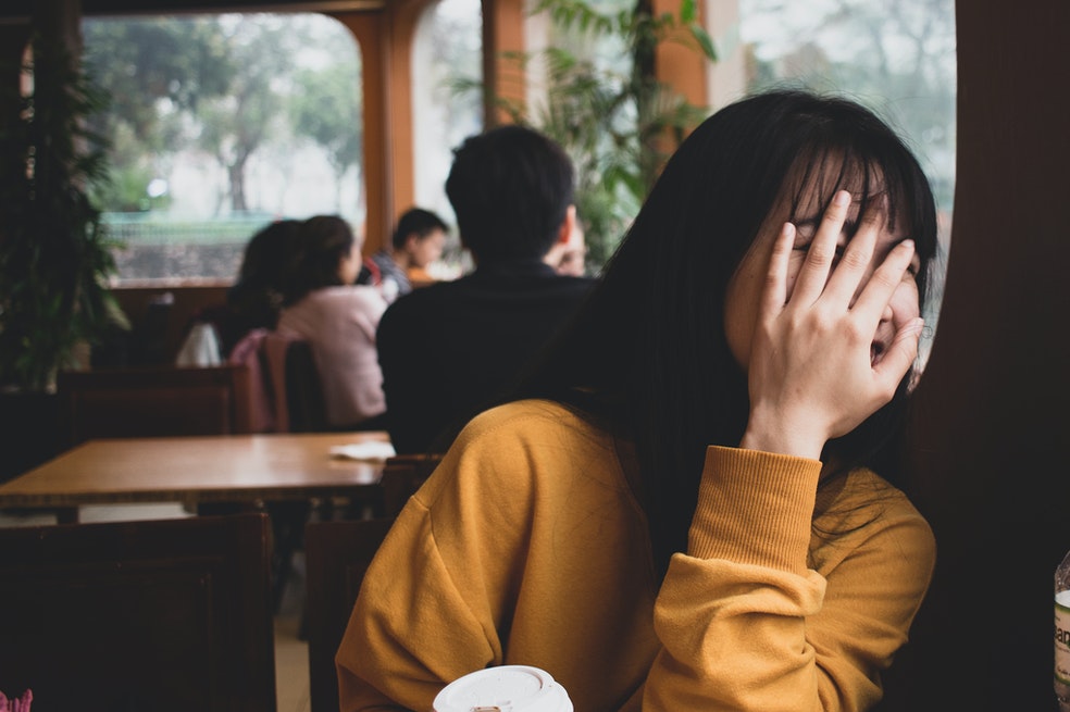 ¿Cómo conquistar a una mujer tímida?