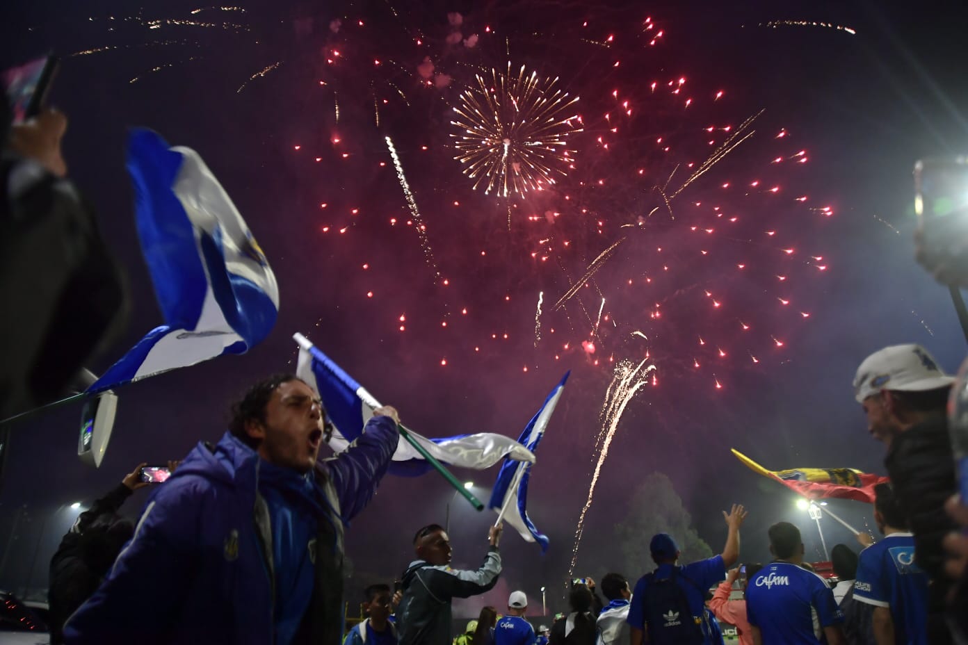 Fotos de la celebración de la hinchada de Millonarios por el título 16.