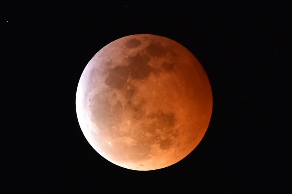 Por primera vez un video muestra cómo un meteorito impactó a la Luna en el último eclipse
