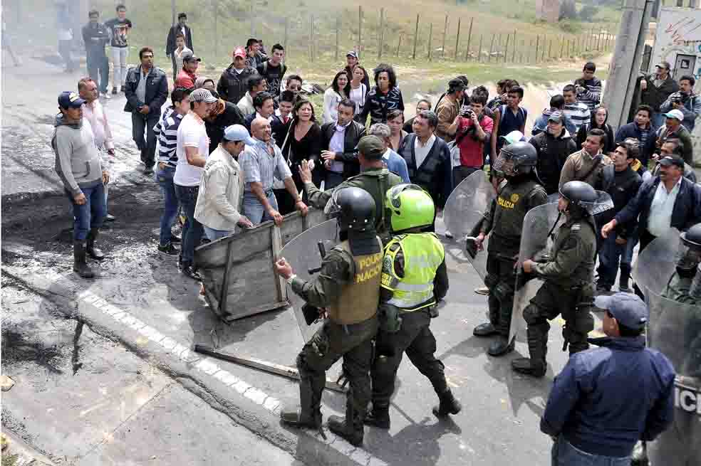 Gobierno y campesinos siguen en diálogo
