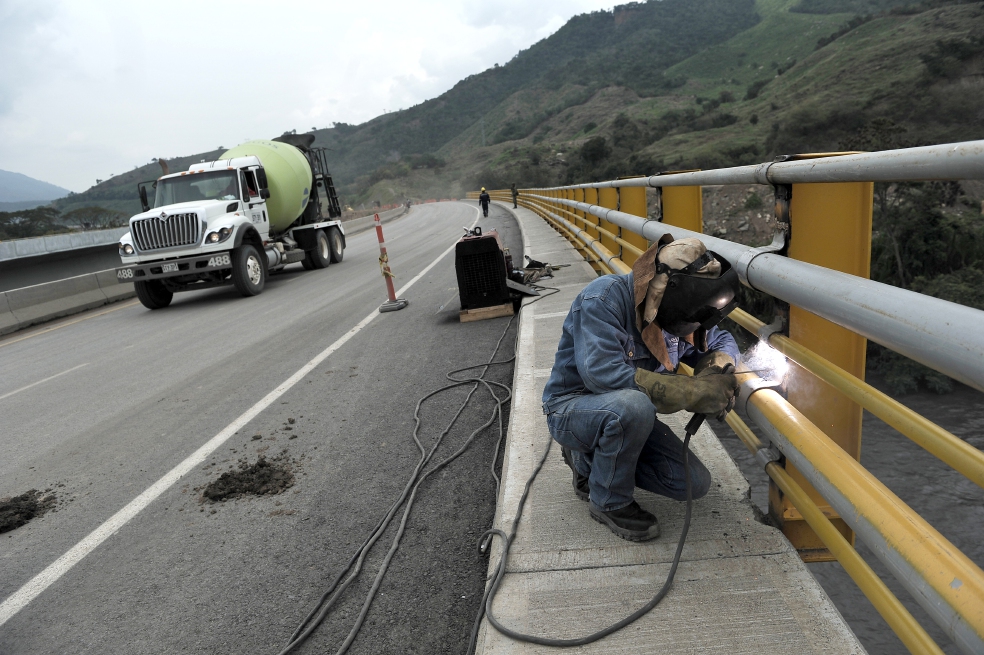 Despejan sendero tributario para concesiones de 4G