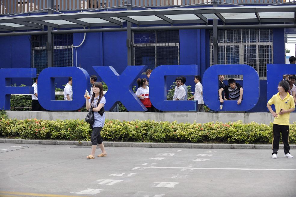 El oscuro historial de la fábrica de iPhone en China: palizas, suicidios y explotación