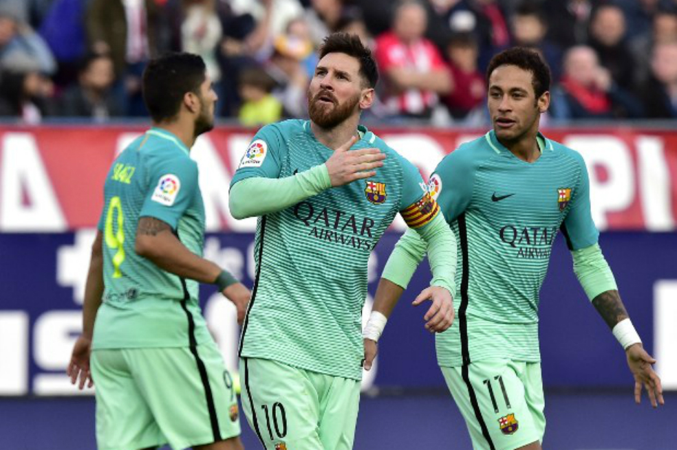 Barcelona venció al Atlético de Madrid y no desiste en la pelea por el título