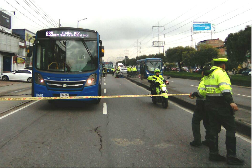Motociclista falleció en el occidente de Bogotá tras choque con SITP