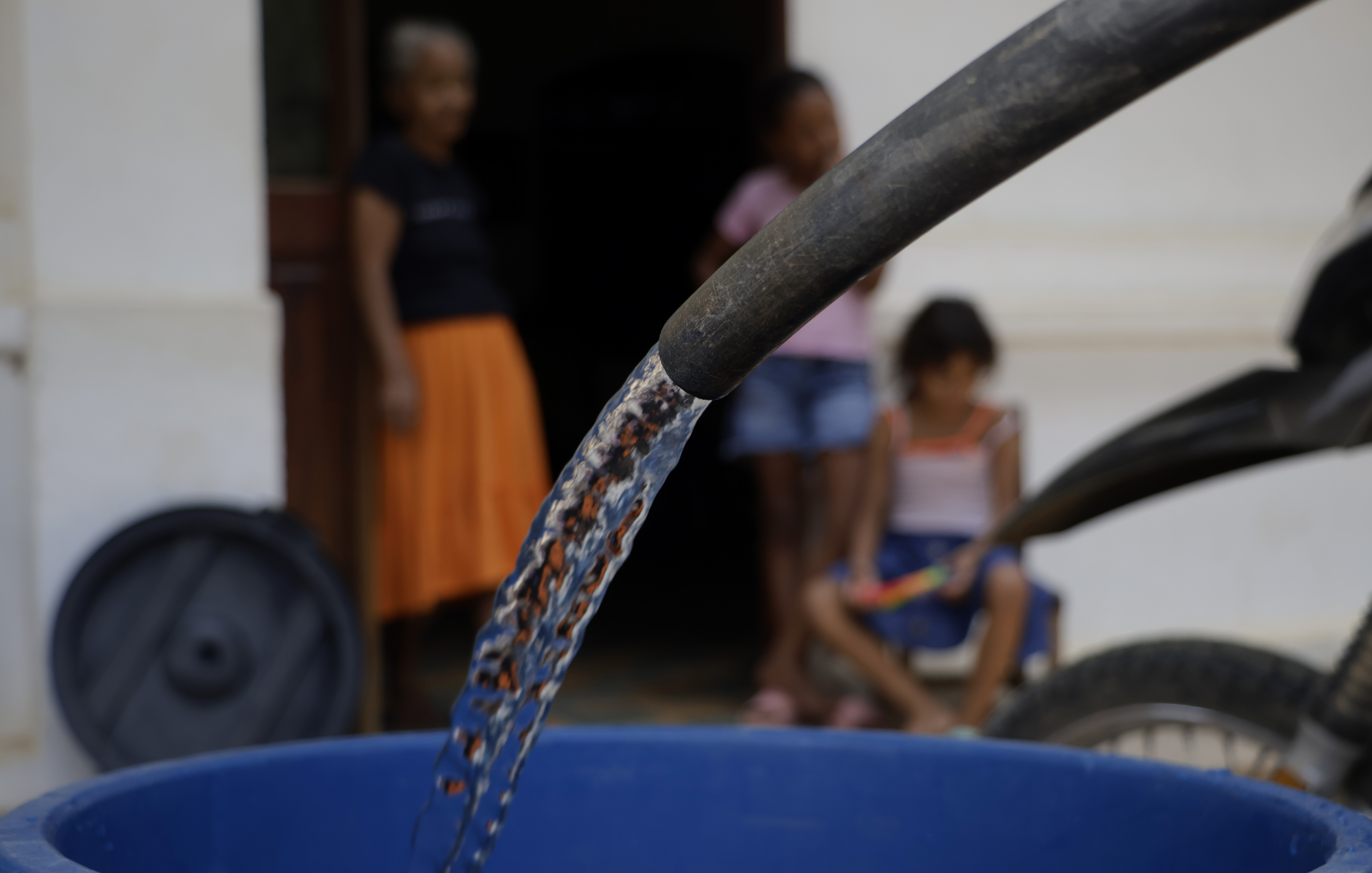 ¿Votos a cambio de agua? Denuncian carrotanques con propaganda electoral en Aguachica