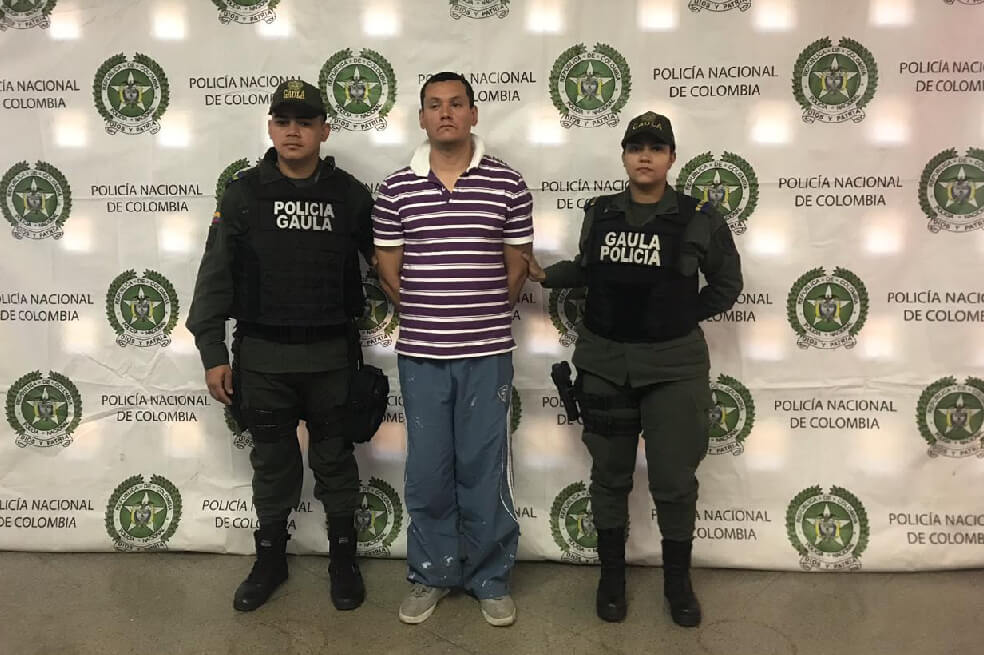 Capturan a un profesor de inglés que habría extorsionado a un menor de edad en Medellín