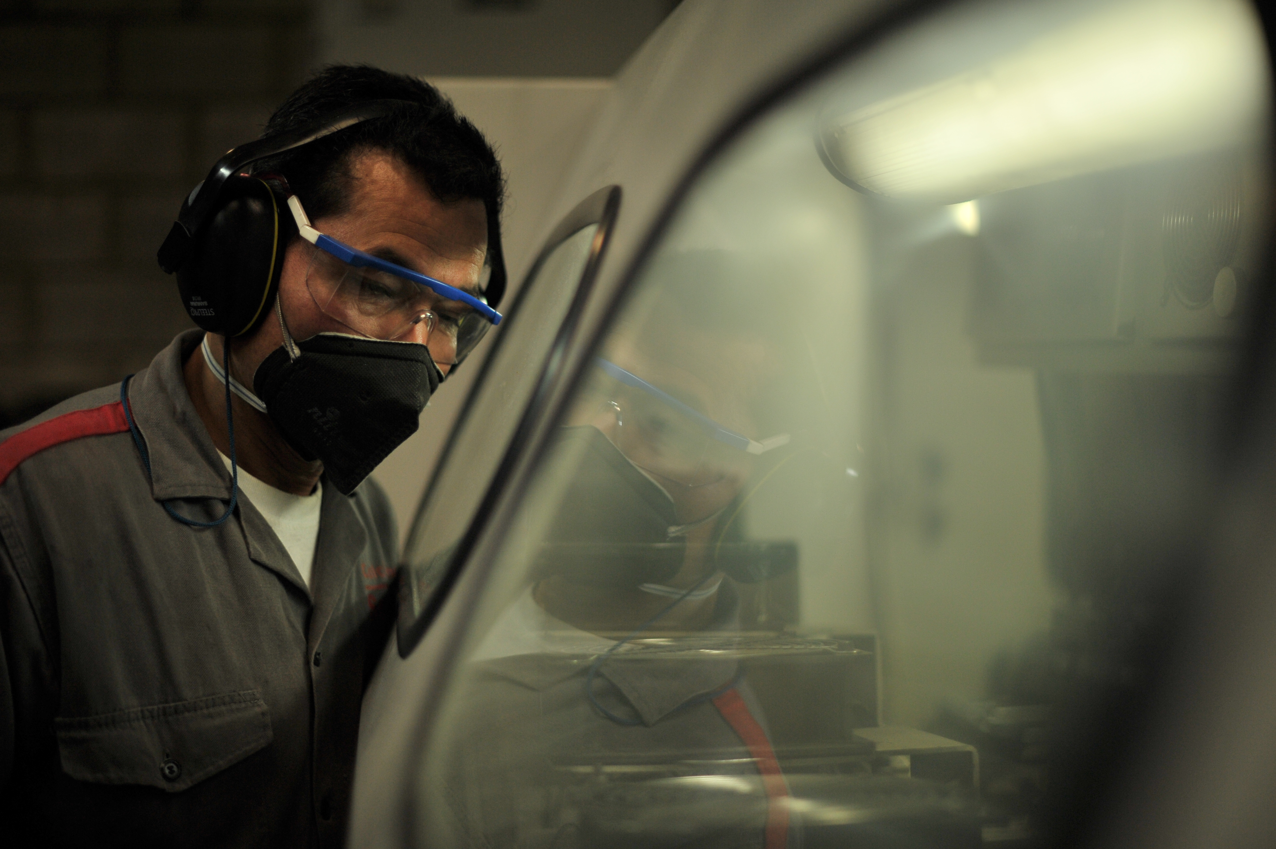 Producción industrial en Colombia creció en marzo, pero la minería no para de caer
