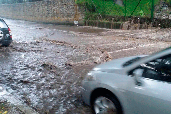 Emergencia por inundaciones en vías de Bogotá