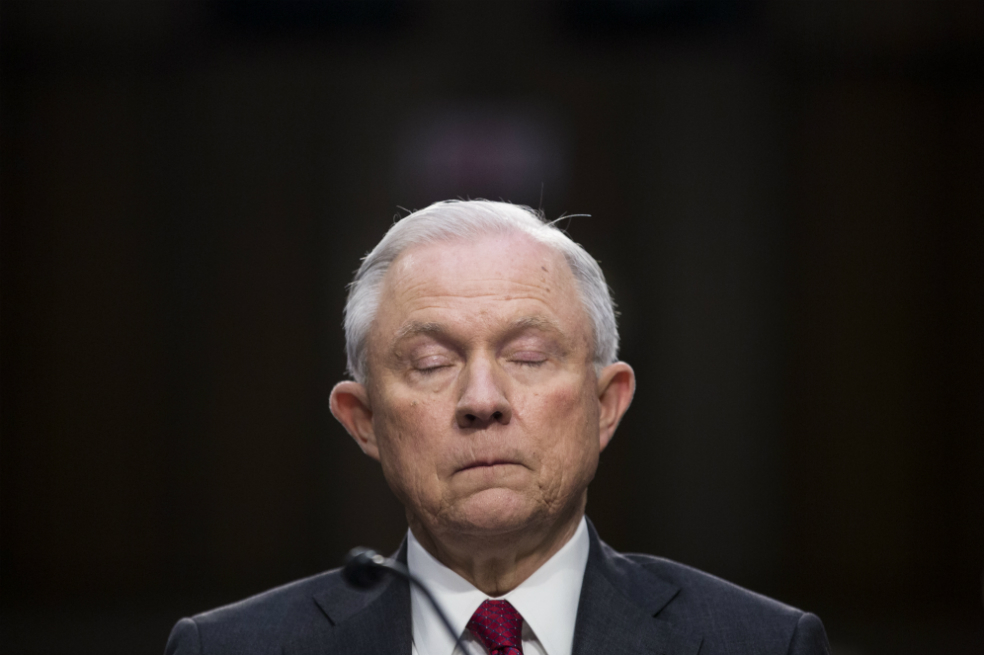 Alguien no está diciendo la verdad sobre Jeff Sessions