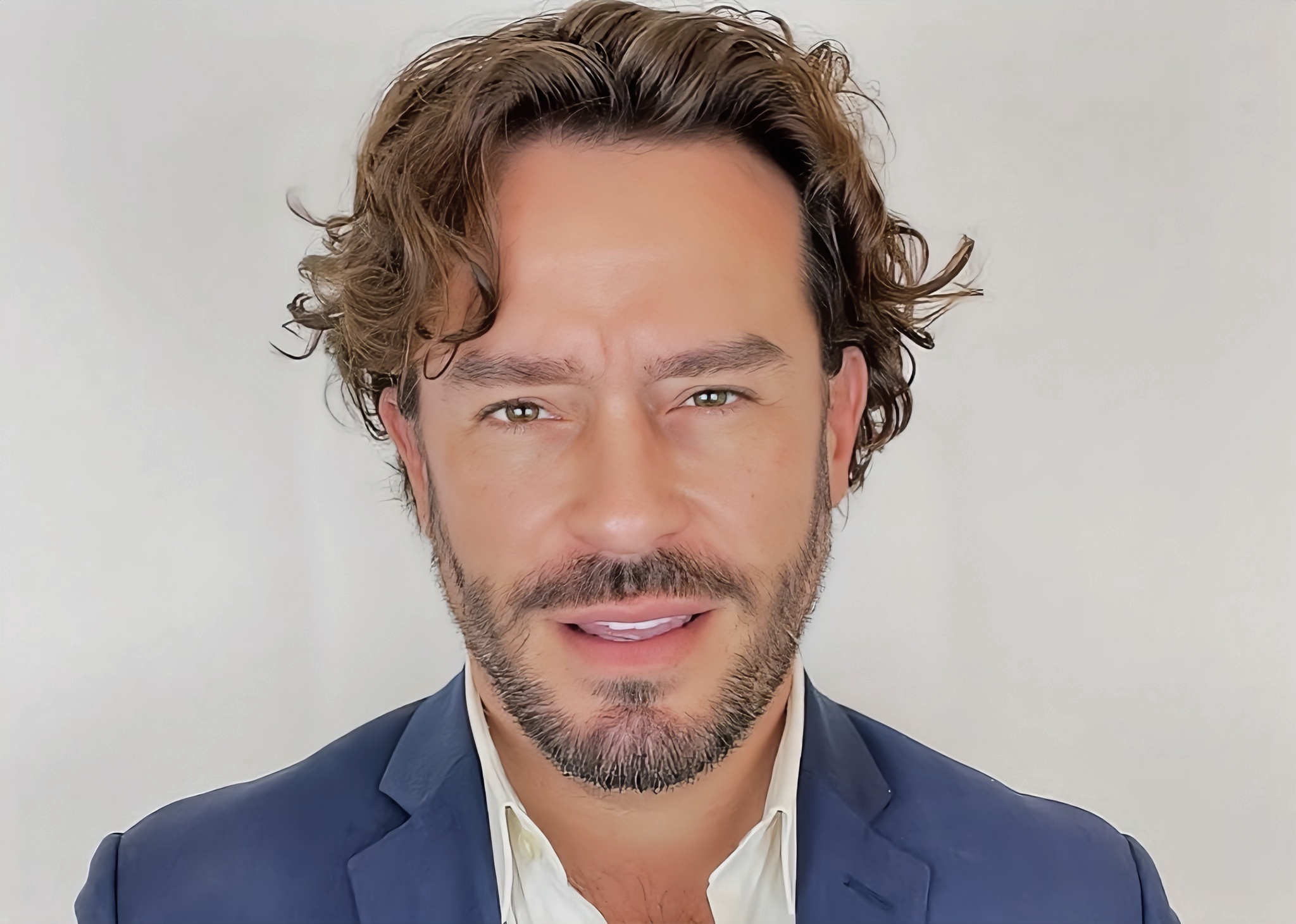 Juan Pablo Espinosa vivió “traumática” experiencia durante incendios en Los Ángeles.