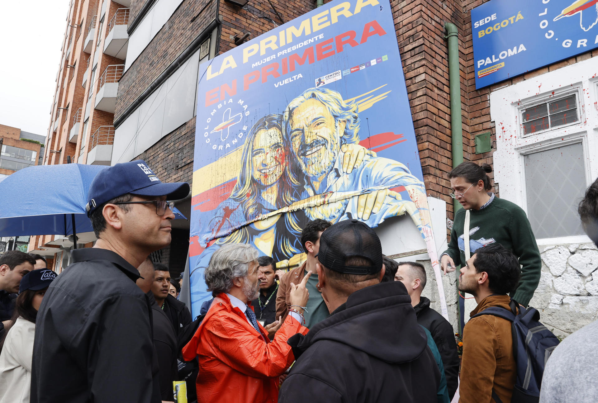 Autoridades rechazan actos de vandalismo contra la sede de Paloma Valencia en Bogotá