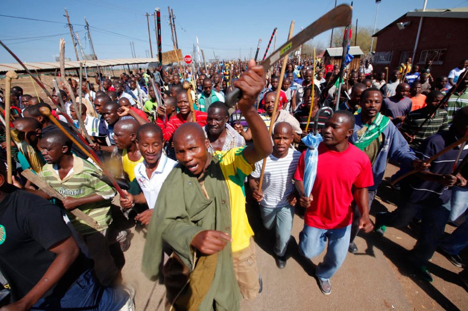 Se empeora la huelga de mineros en Sudáfrica