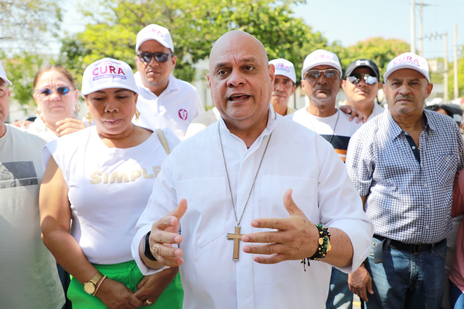 Sacerdote en Santa Marta recolecta firmas para lanzarse a la alcaldía