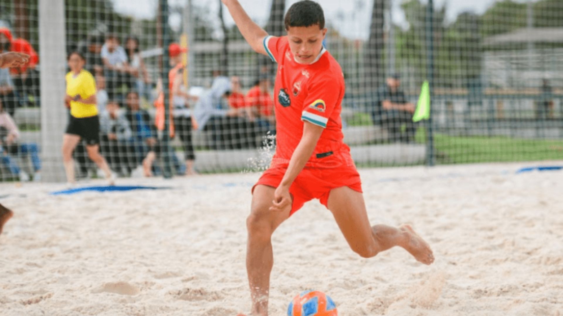 Se estrenará la primera cancha de fútbol playa en Bogotá: ¿cuándo y en dónde?