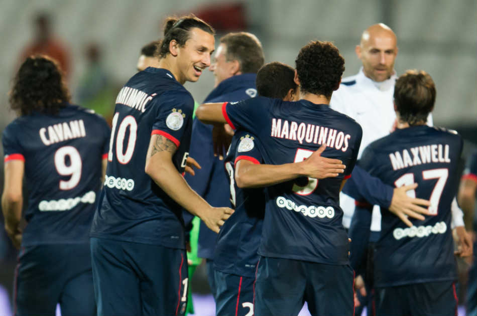 PSG ganó y alcanzó al Mónaco de Falcao y James en el fútbol francés