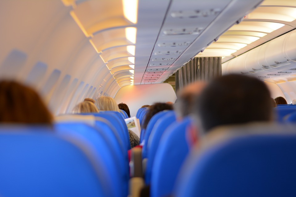 La aerolínea que ofrece conciertos en vivo durante el vuelo