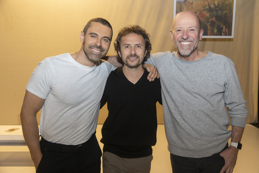 Emmanuel Esparza, Jhon Alex Toro y Diego Trujillo de pelea en el escenario