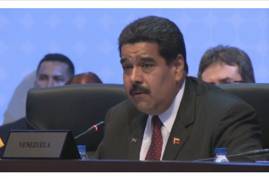 "Los problemas que tengamos, los resolvemos de acuerdo a nuestra constitución": Maduro