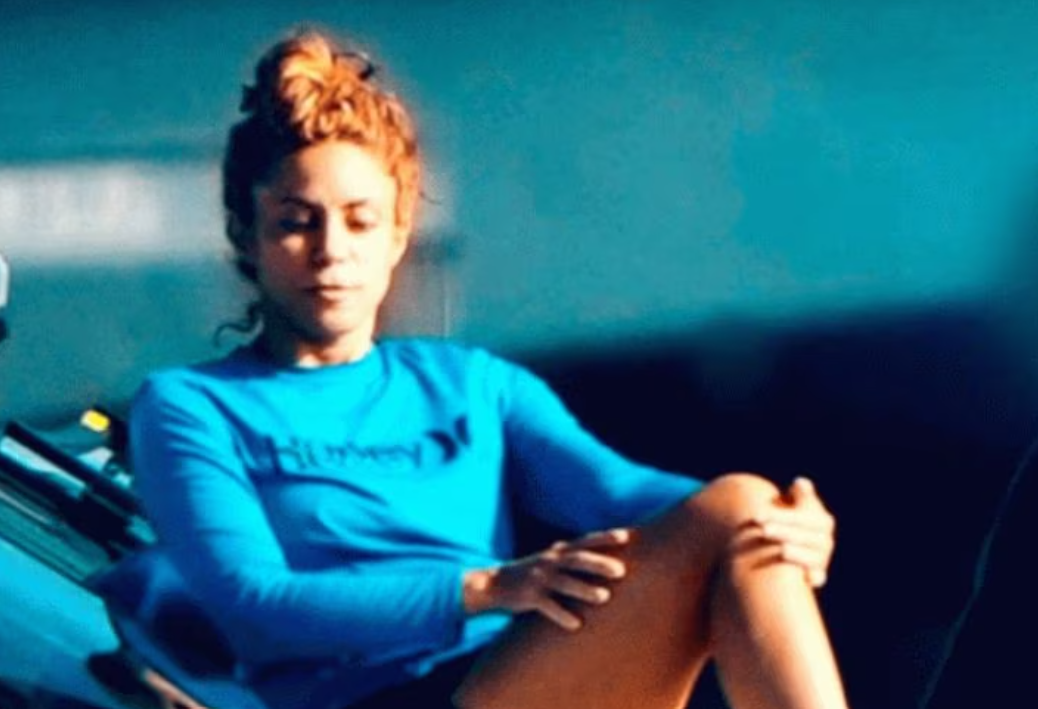 Paparazzi capta a Shakira sin una gota de maquillaje en el rostro.