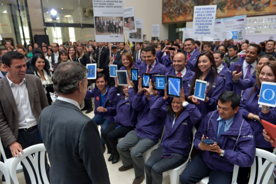 Los funcionarios del programa Vive Digital dieron una curiosa sorpresa al Presidente Juan Manuel Santos, al llegar al MinTIC para el Diálogo de Gestión.