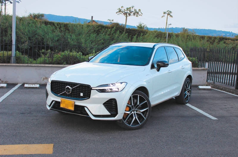 Volvo XC60 Polestar T8 en Colombia: híbrido enchufable de altas prestaciones