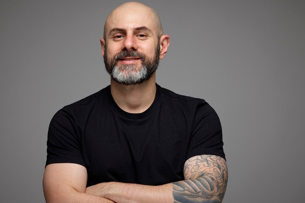 Andrés Libreros trabaja en la producción de la serie “Polaroids”, basada en un relato de Virginia Mayer. / Cortesía