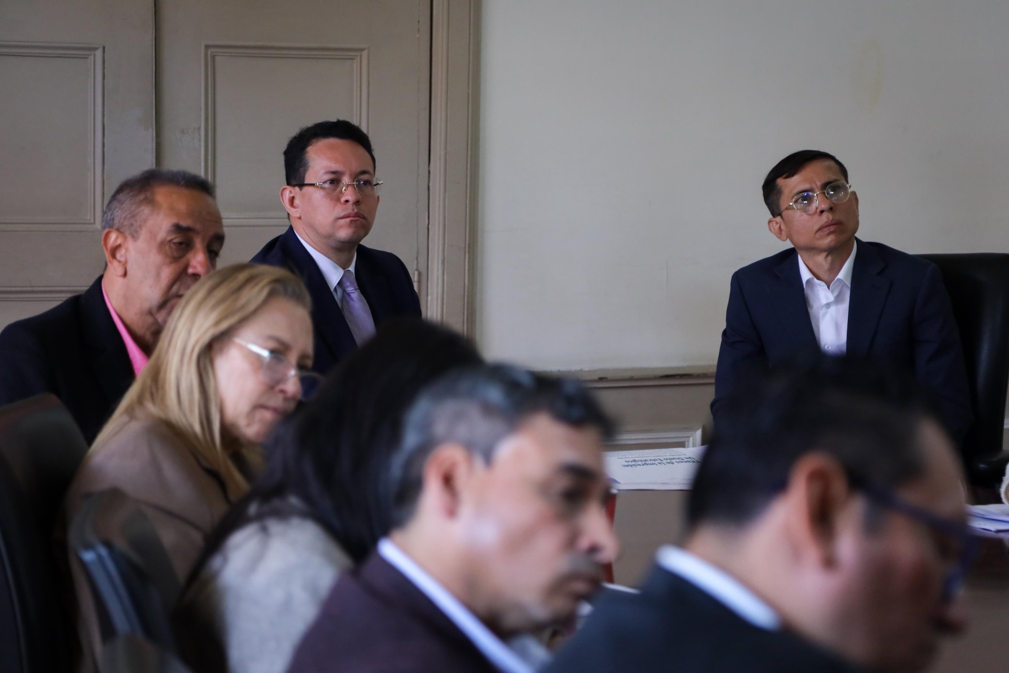 Mininterior se reunió con la Imprenta en medio de tensiones por expedición de pasaportes