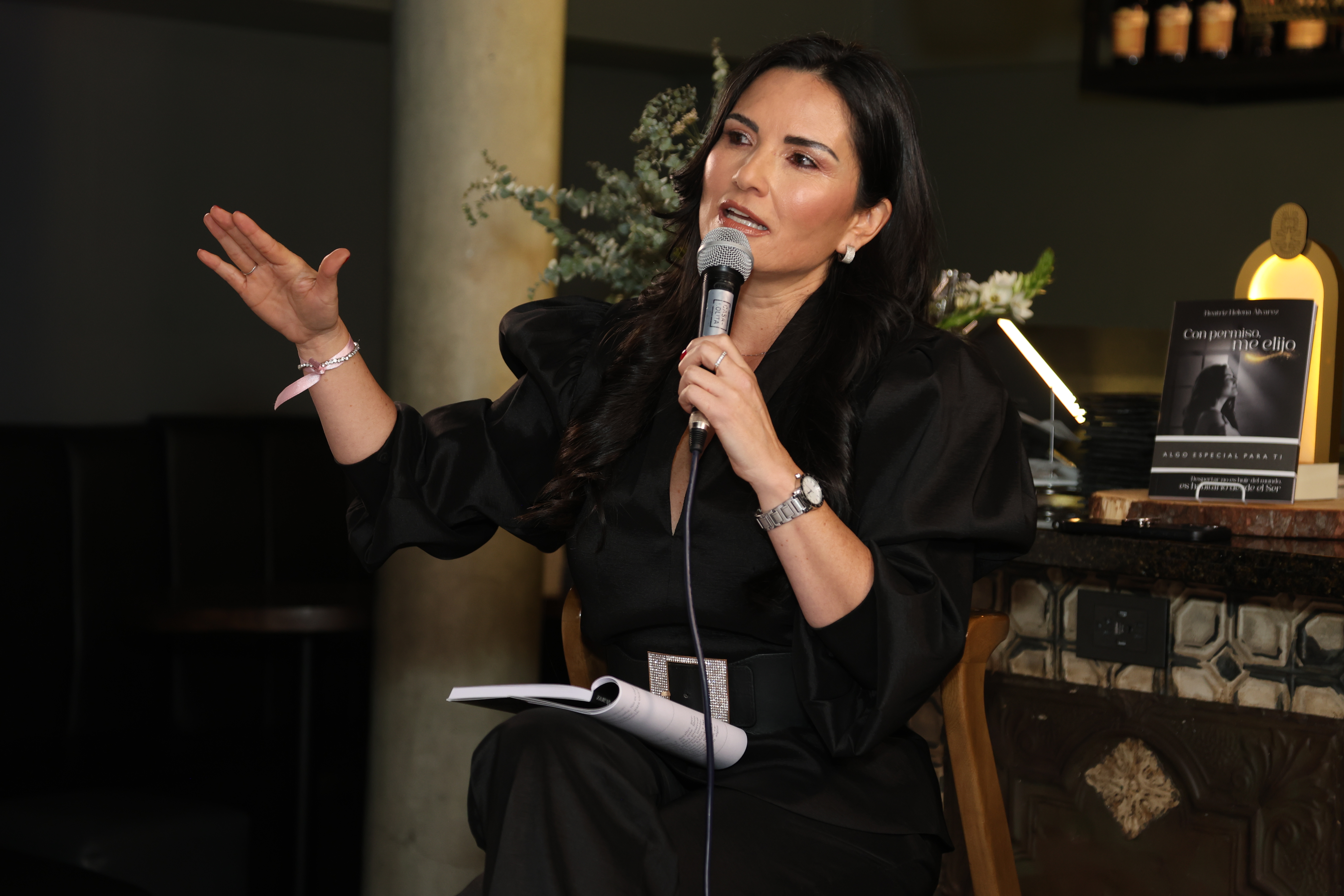 Presentadora Beatriz Helena Álvarez confesó a Vea que tuvo un romance en la cárcel