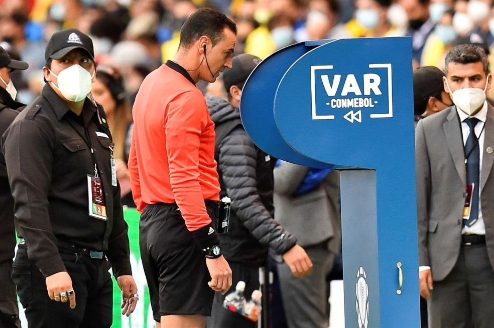 Eliminatorias a Catar: Alfaro y Tite criticaron la actuación de Wilmar Roldan