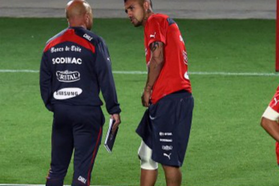 Vidal sigue en duda para Chile