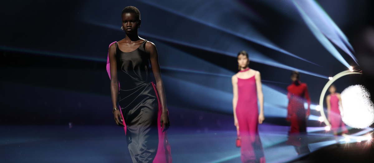 Fendi abre la Semana de la Moda de Milán con una sólida propuesta femenina