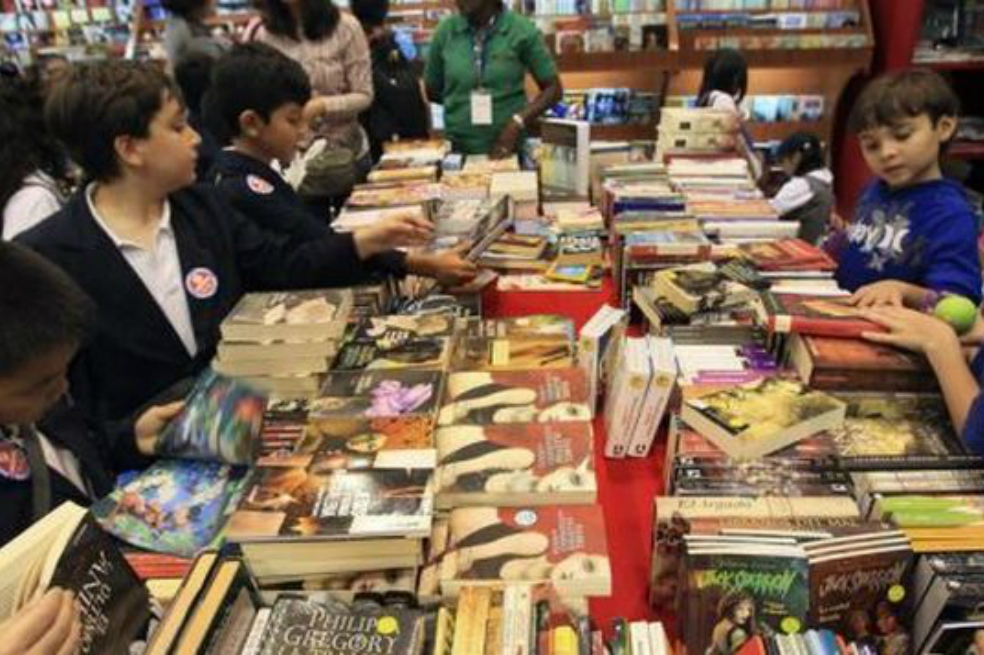 Autores analizan en Miami el estado de la literatura en español en EE.UU.
