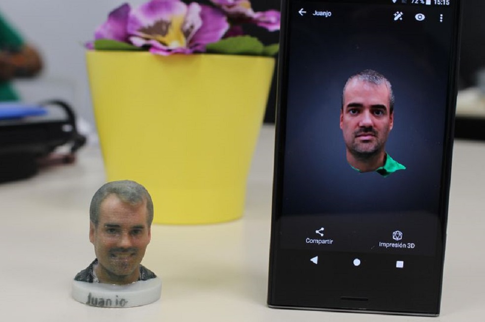 Llega a Colombia el celular que permite escanear e imprimir en 3D