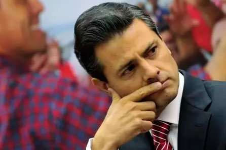 Operan de emergencia al presidente de México