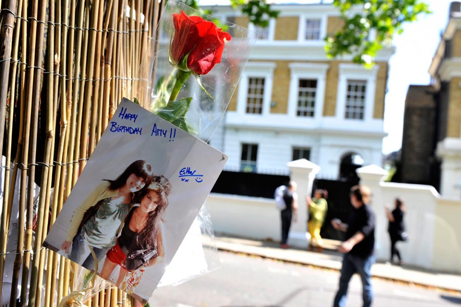Comprador de casa de Amy Winehouse celebra su «historia»