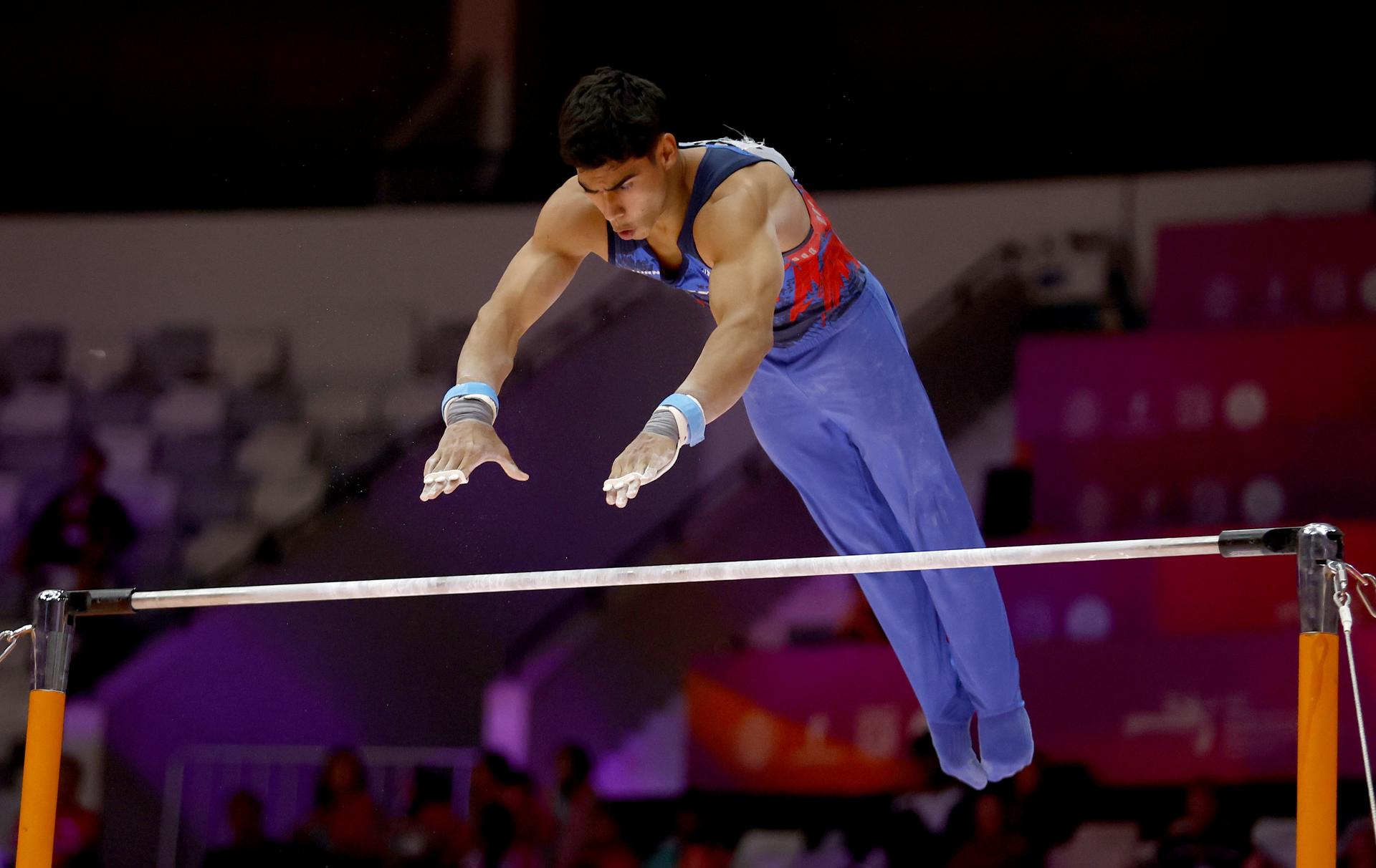 Tras una rutina casi perfecta, Ángel Barajas estará en la final de la Copa Mundo de Cottbus